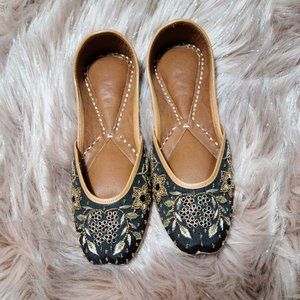 Handmade Elegant Punjabi Jutti / Khussa for Women